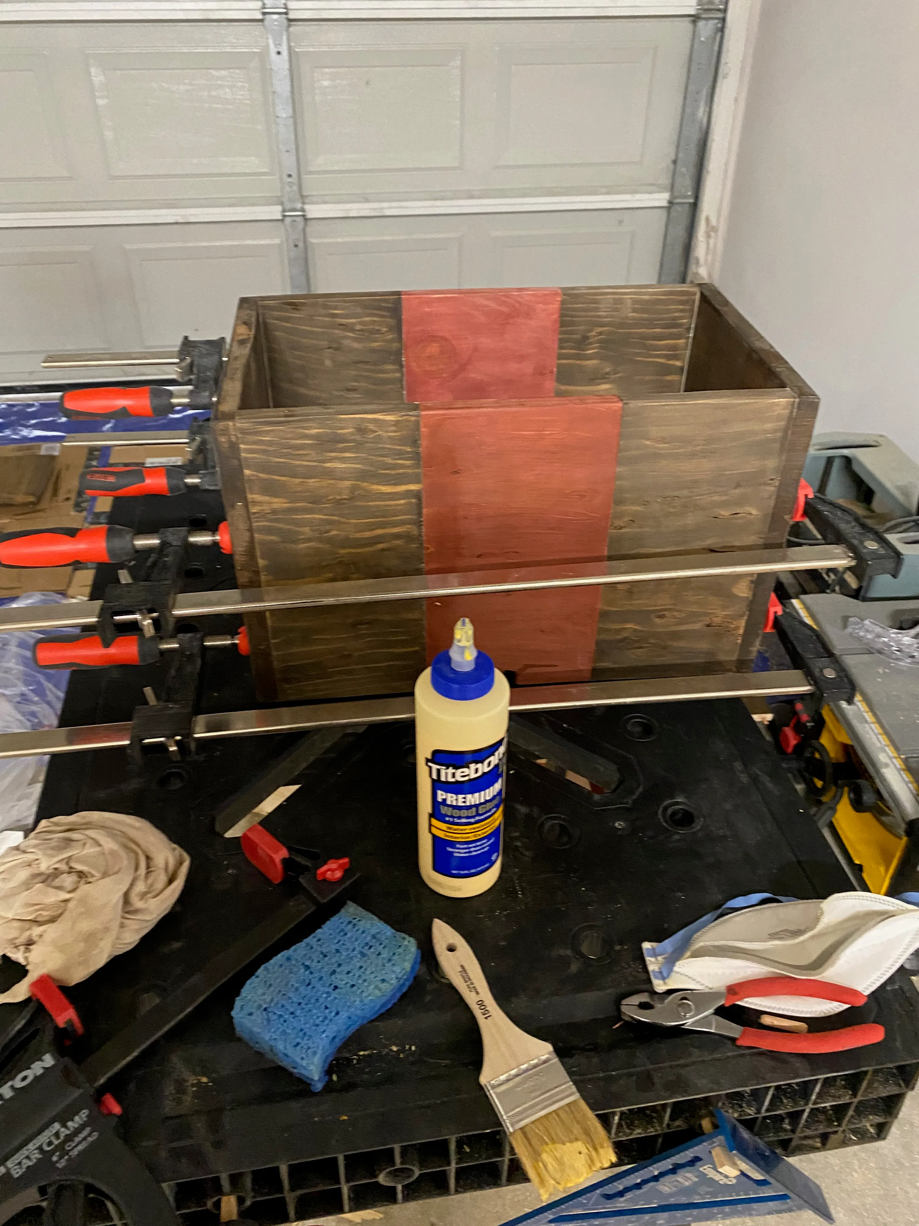 Clamping an end table table together for glueup